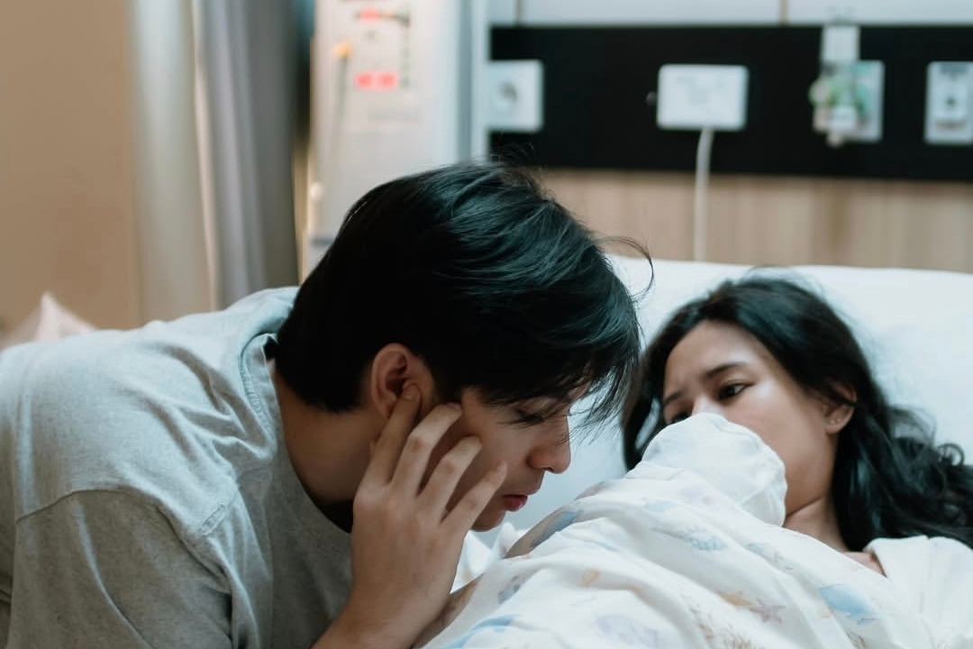 Momen Bahagia !! Shenina Cinnamon dan Angga Yunanda Sambut Anak Pertama