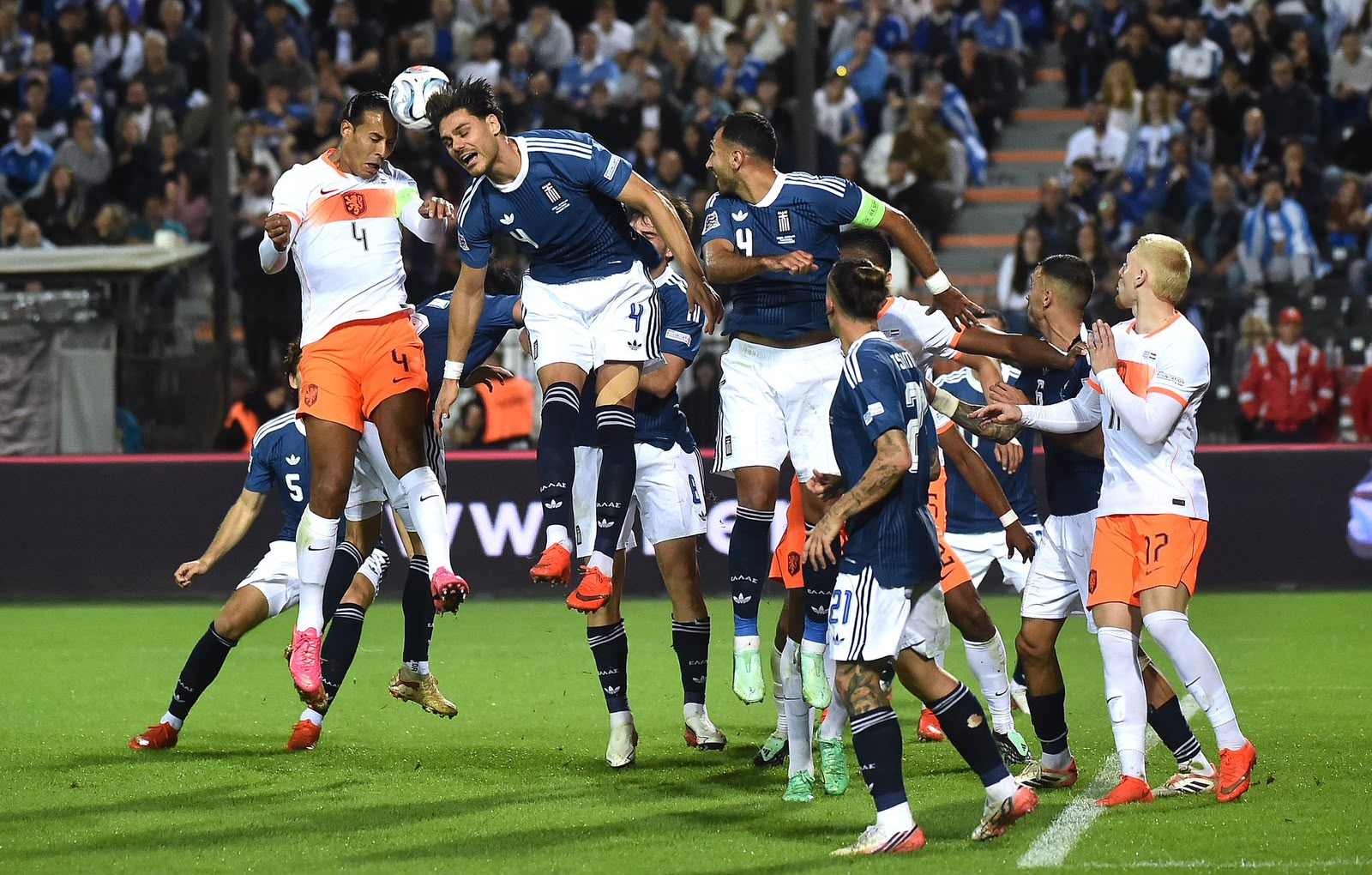 Sempat Tertinggal 2 Gol, Belanda Bangkit dan Imbangi Yunani 2-2