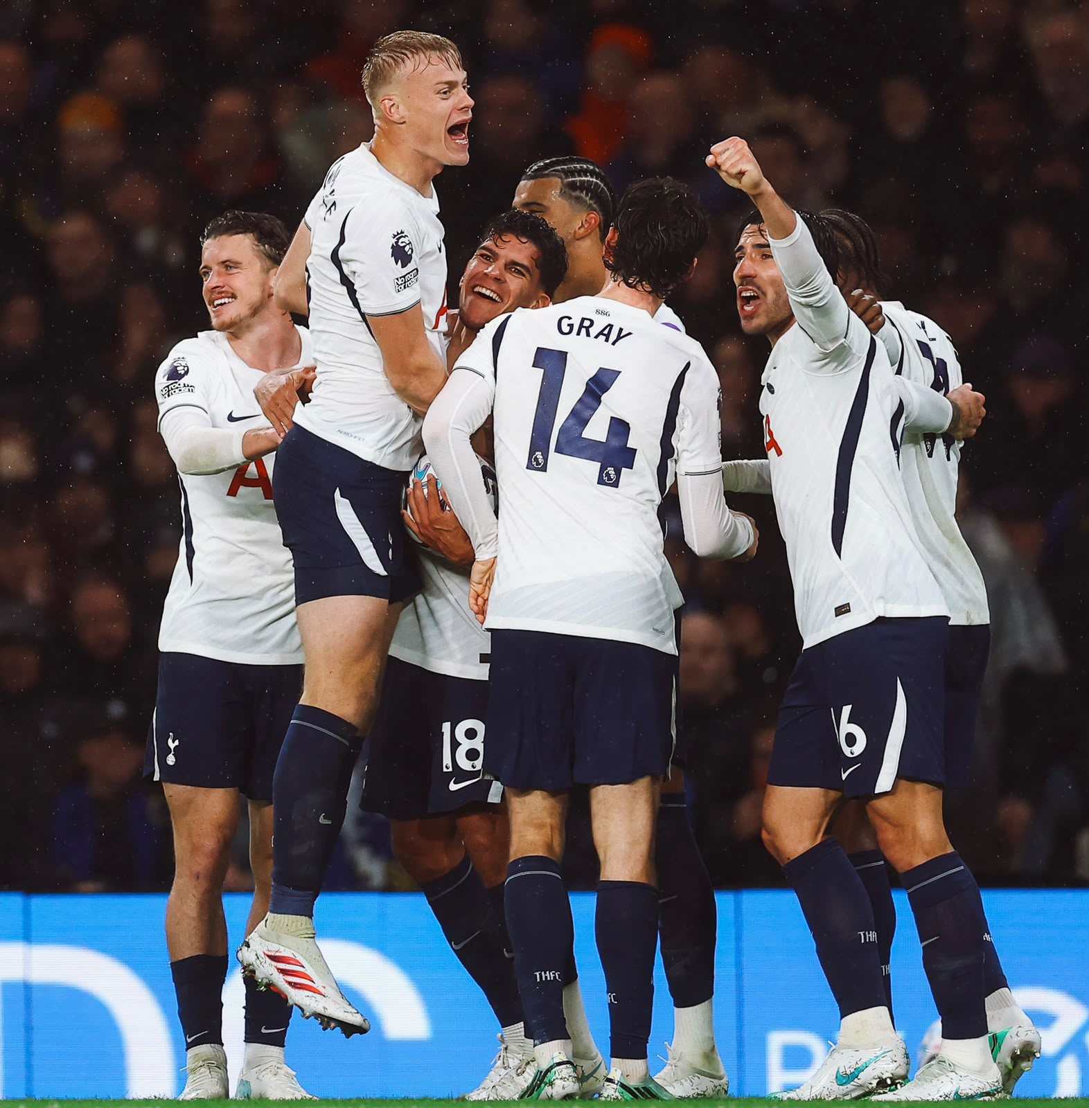 Hasil Chelsea vs Tottenham 0-2: Mathys Tel Bersinar, The Blues Tumbang di Stamford Bridge