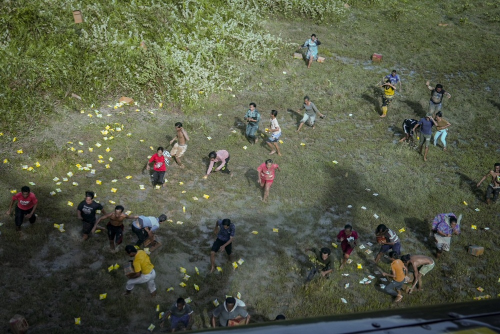 Gubernur Sumut Lakukan Pemantauan Udara dan Distribusi Bantuan ke Wilayah Terisolasi Tapteng  