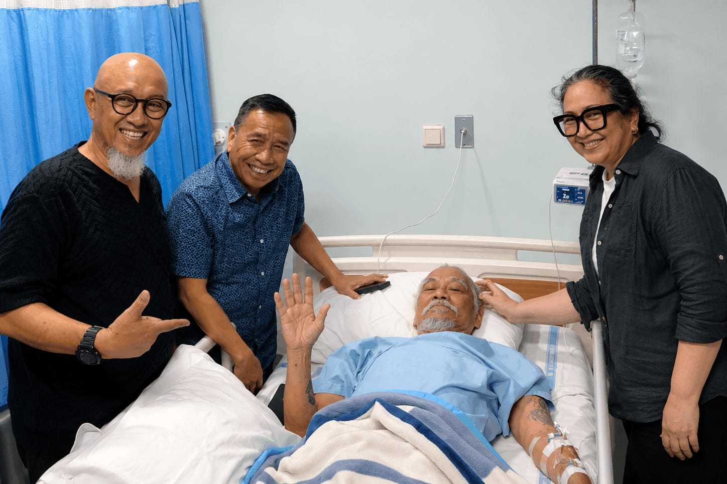 Tio Pakusadewo Kini Pakai Kursi Roda, Begini Kondisinya Usai Pasang Ring Jantung