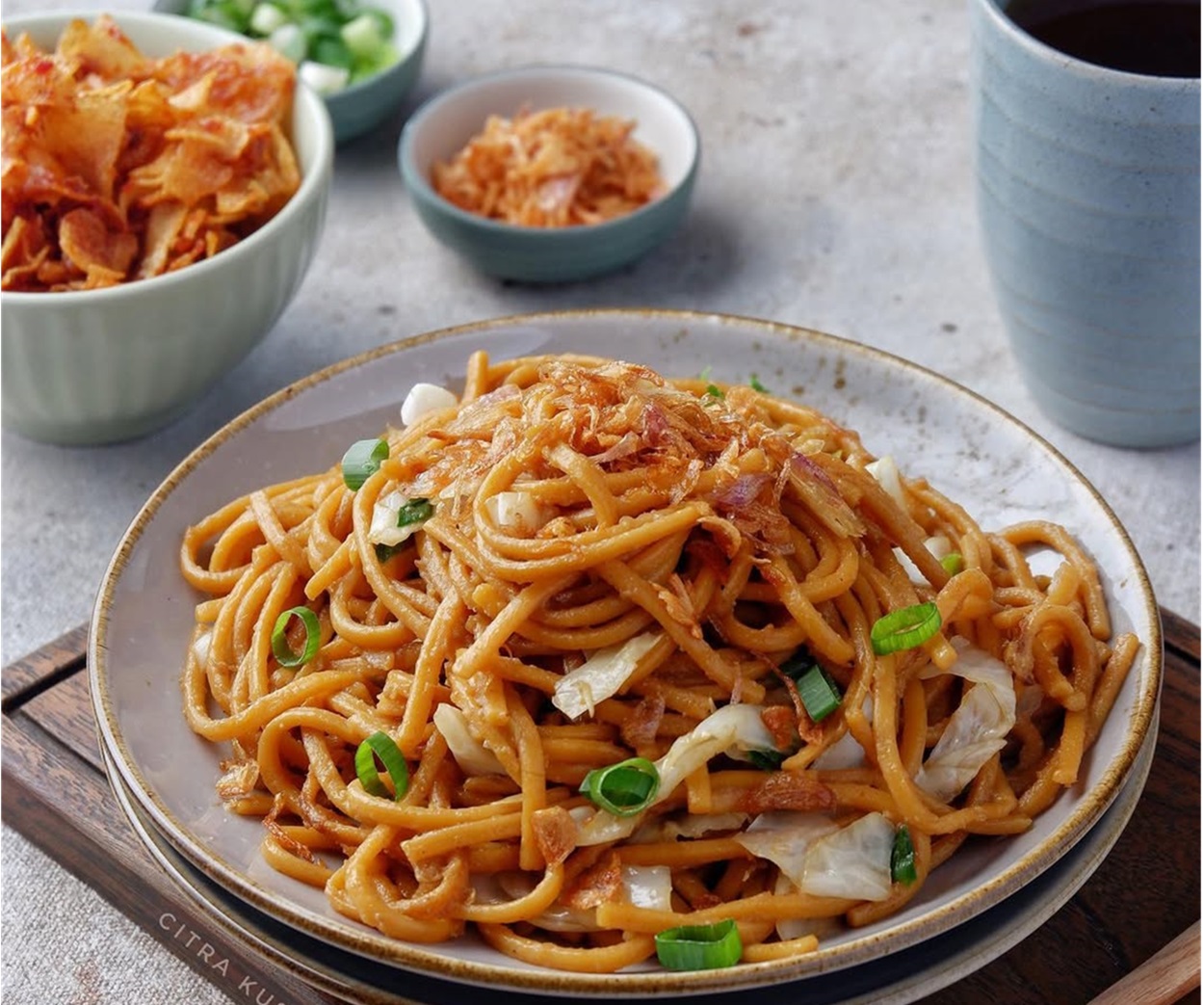 Mi Gomak, Spaghetti Khas Toba yang Pedas Menggoda dan Sarat Tradisi