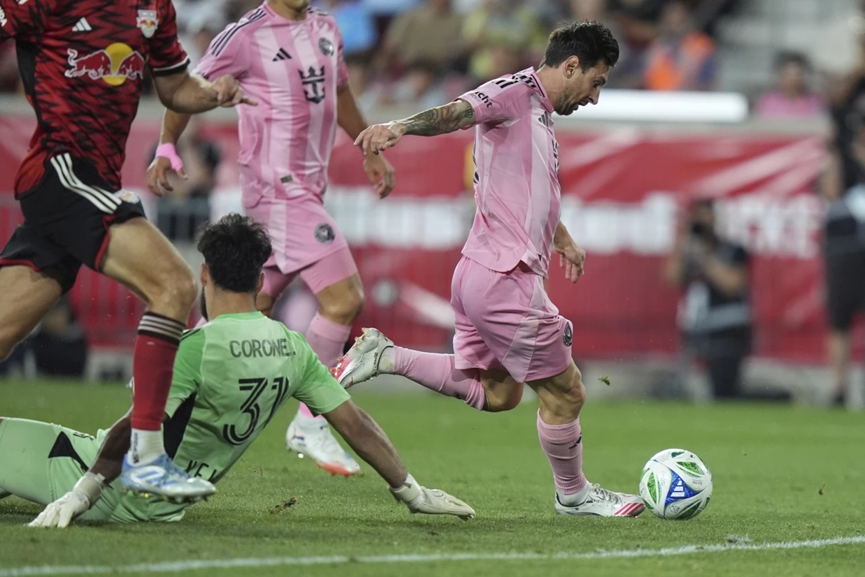 Messi & Segovia Menggila! Inter Miami Libas New York Red Bulls 5-1, Cetak Rekor Baru di MLS!