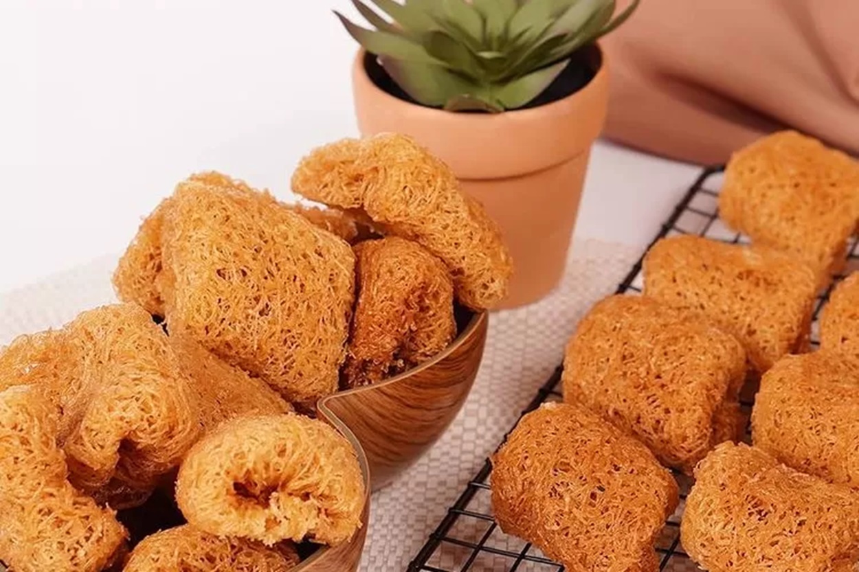Renyahnya Bikin Nagih! Kue Karas Khas Medan, Camilan Tradisional dengan Bentuk Unik Seperti Sarang Burung