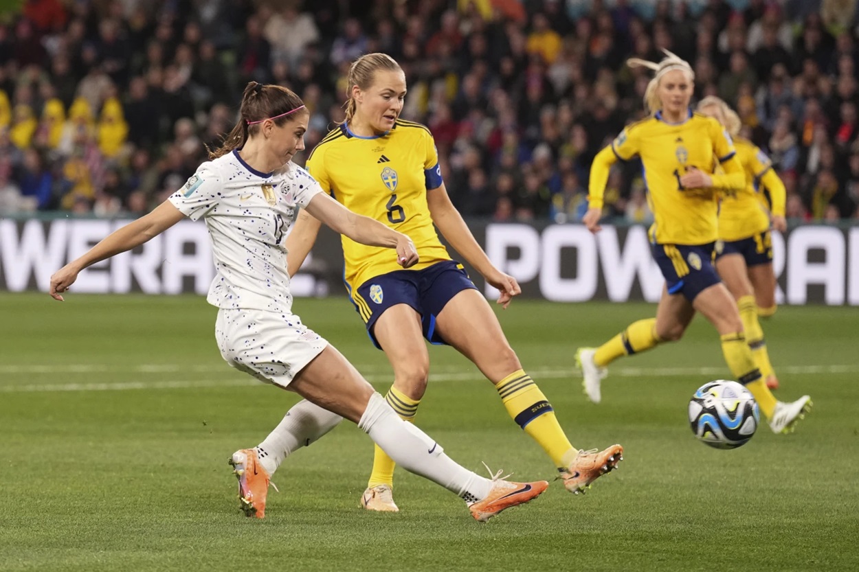 Pasangan Sesama Jenis di Euro 2025: Eriksson vs Harder, Duel Cinta dan 