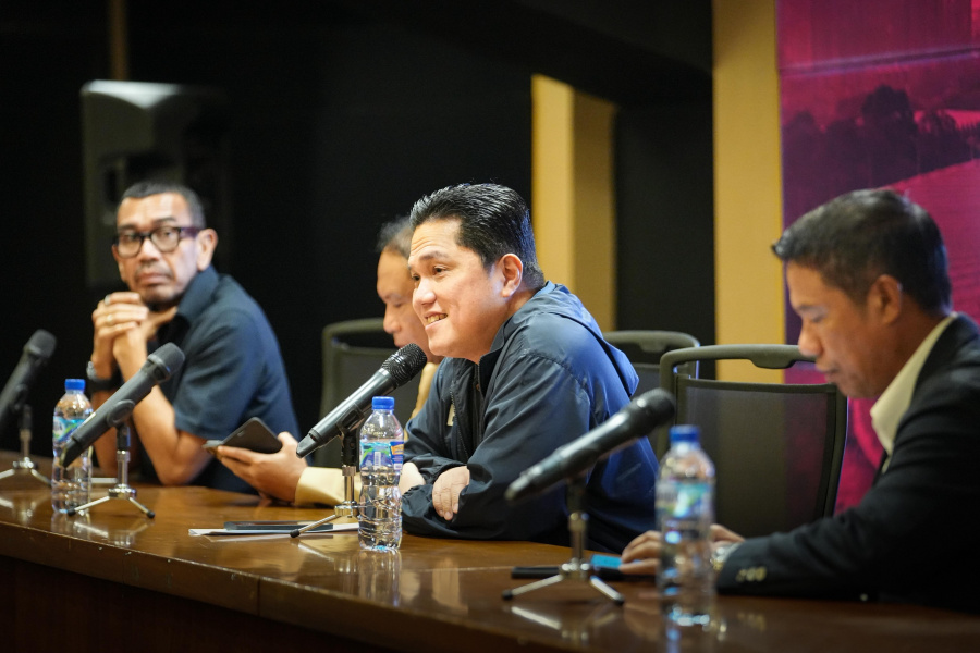 Reshuffle Panas! Erick Thohir Jadi Menpora, Komisi X DPR Desak Fokus DBON & Target Piala Dunia!
