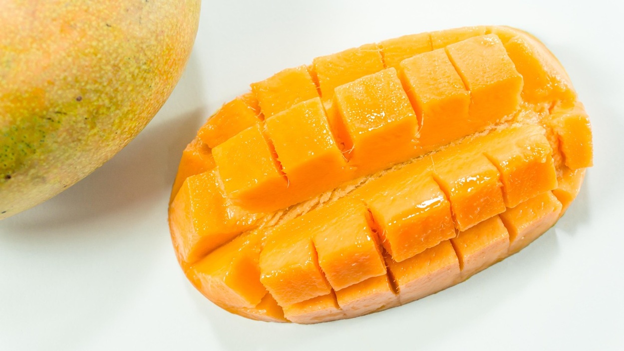 6 Cara Praktis Memotong Mangga Supaya Mudah Dimakan, Cocok untuk Cemilan dan Resep Sehat