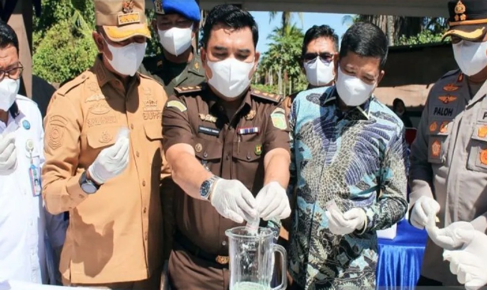 Selain Narkoba Kejari Madina Musnahkan 1,6 Juta Batang Rokok Ilegal