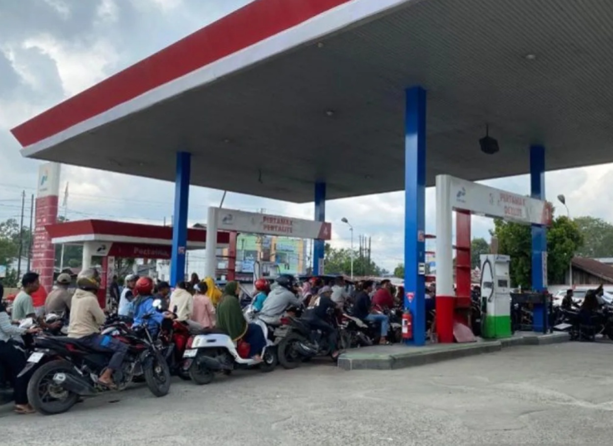 BBM Langka di Sergai Usai Banjir: Antrean Capai 6 Jam, Sejumlah SPBU Mulai Jatah Pembelian