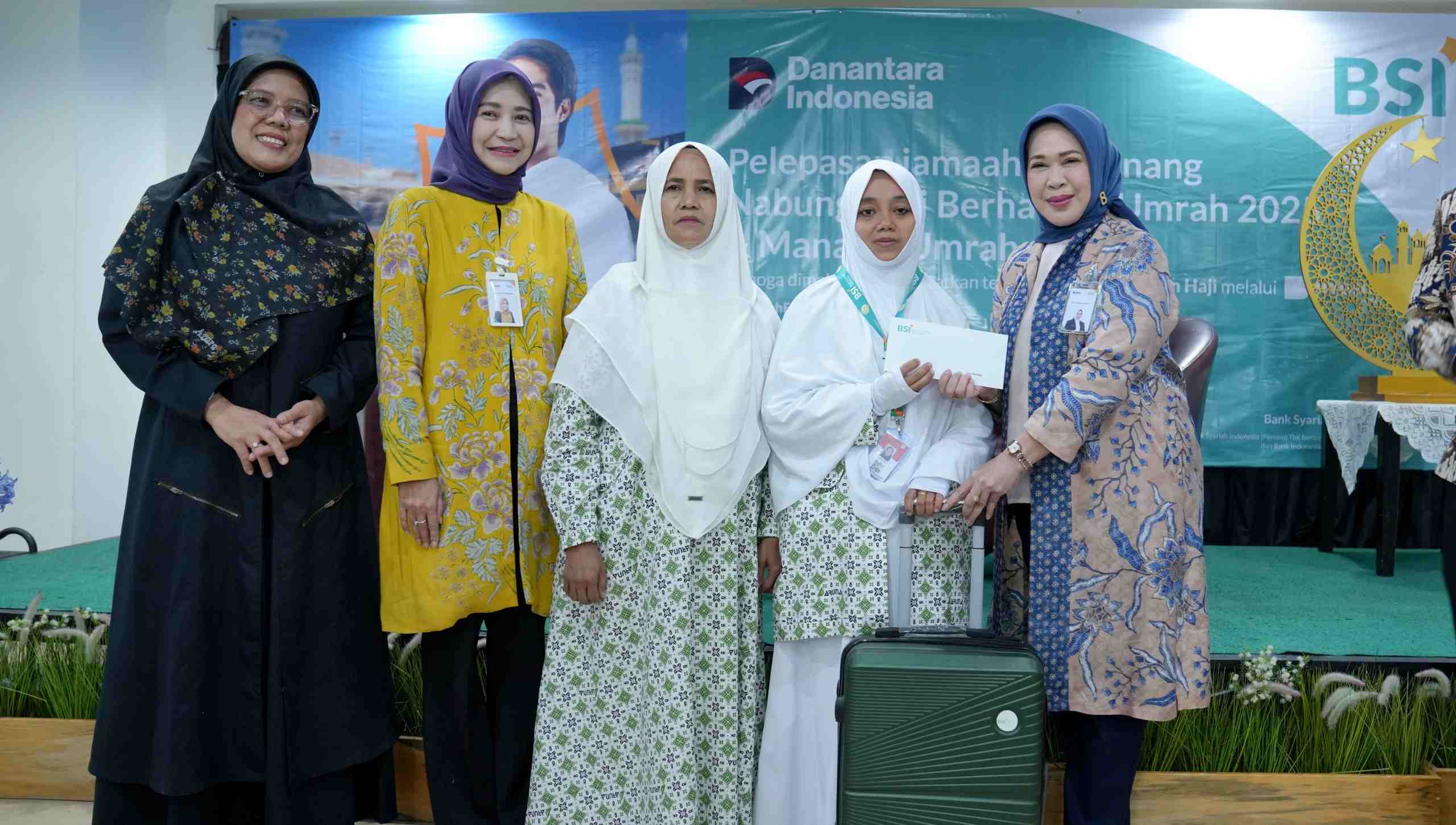 BSI Berangkatkan Umrah 50 Nasabah Tabungan Haji, Perkuat Ekosistem Haji dan Umrah Jadi Motor Pertumbuhan Dana 
