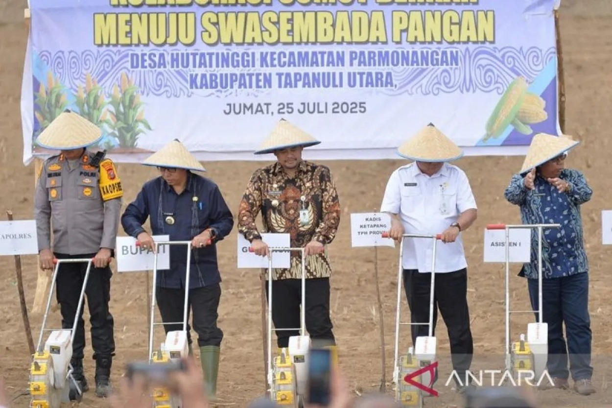 Respon Cepat Gubernur Sumut: Petani Taput Dapat Bantuan Mesin Pipil Jagung dan Pengering Modern