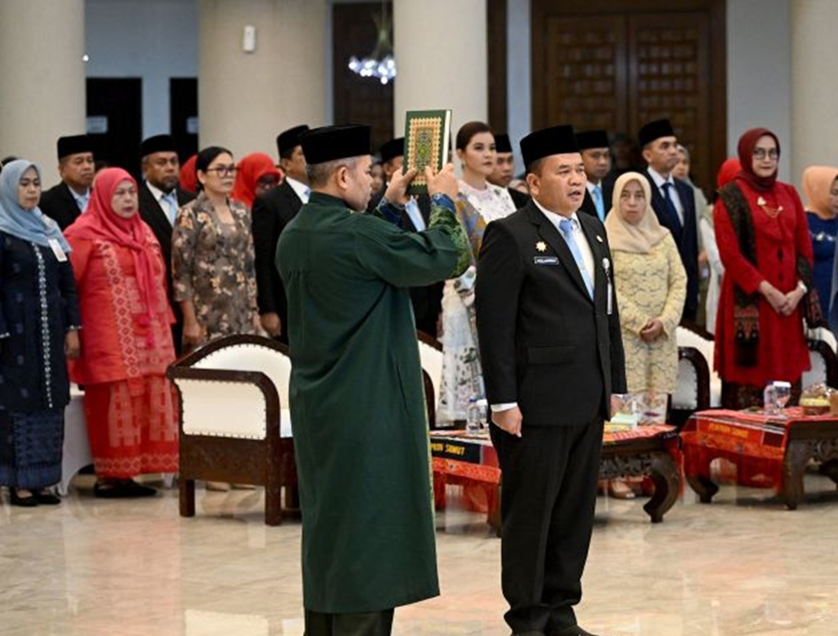 Sah Timur Tumanggor Jabat Pj Sekdaprov Sumut Bobby Nasution Beri Arahan Khusus