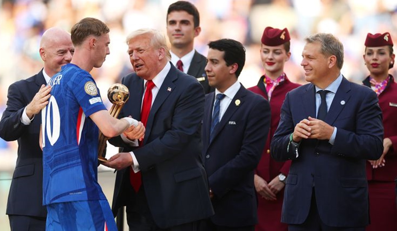 Cole Palmer Dinobatkan Pemain Terbaik Piala Dunia Antarklub, Kaget Saat Naik Podium Bersama Donald Trump