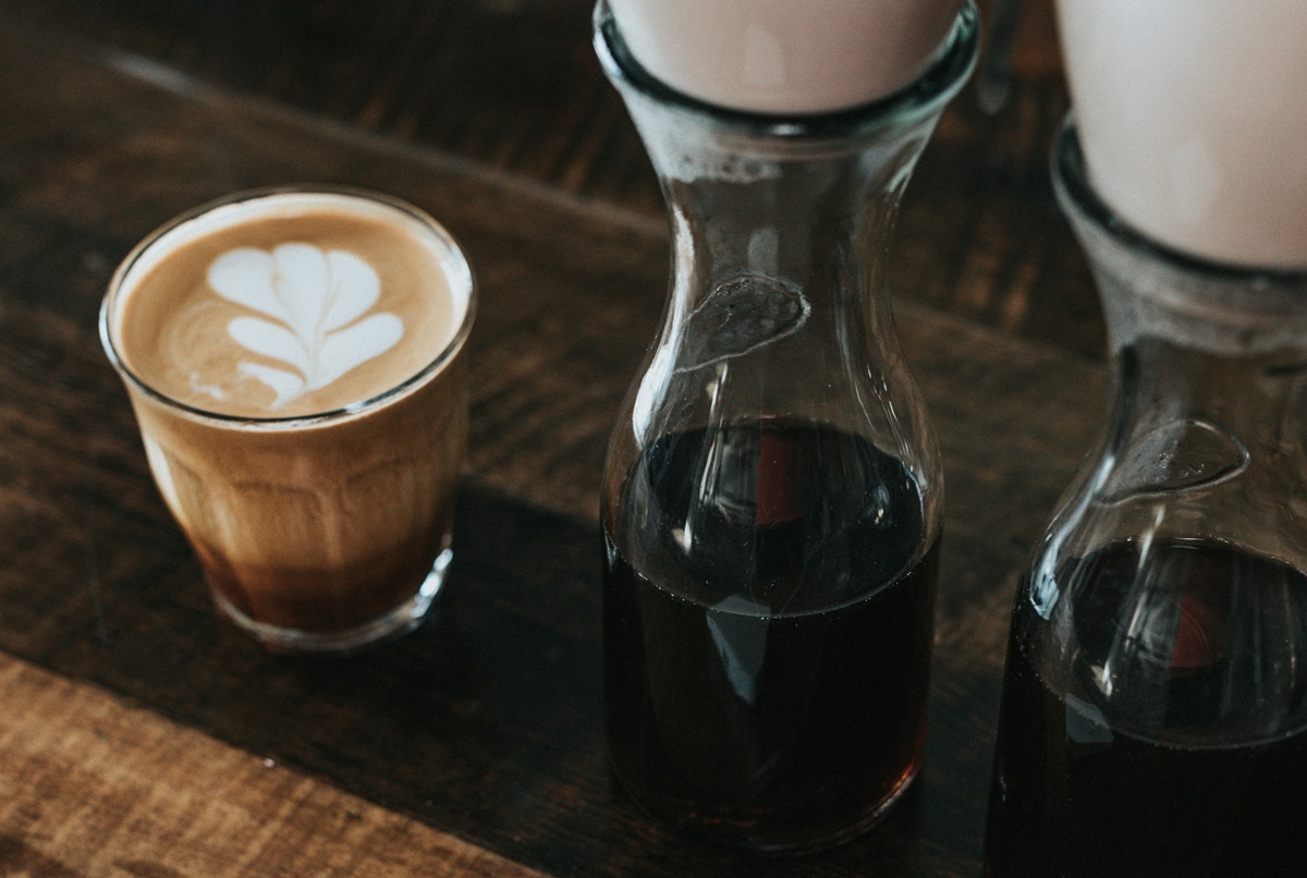 Sering Diabaikan Ini Jam Terbaik Minum Kopi Agar Tubuh Bertenaga dan Bebas Asam Lambung