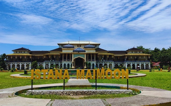Kemegahan Istana Maimun Medan: Wisata Sejarah yang Wajib Dikunjungi!