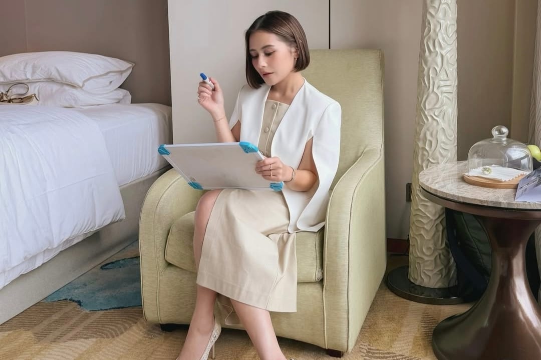 Warganet Heboh !! Prilly Latuconsina Aktifkan Open to Work di LinkedIn