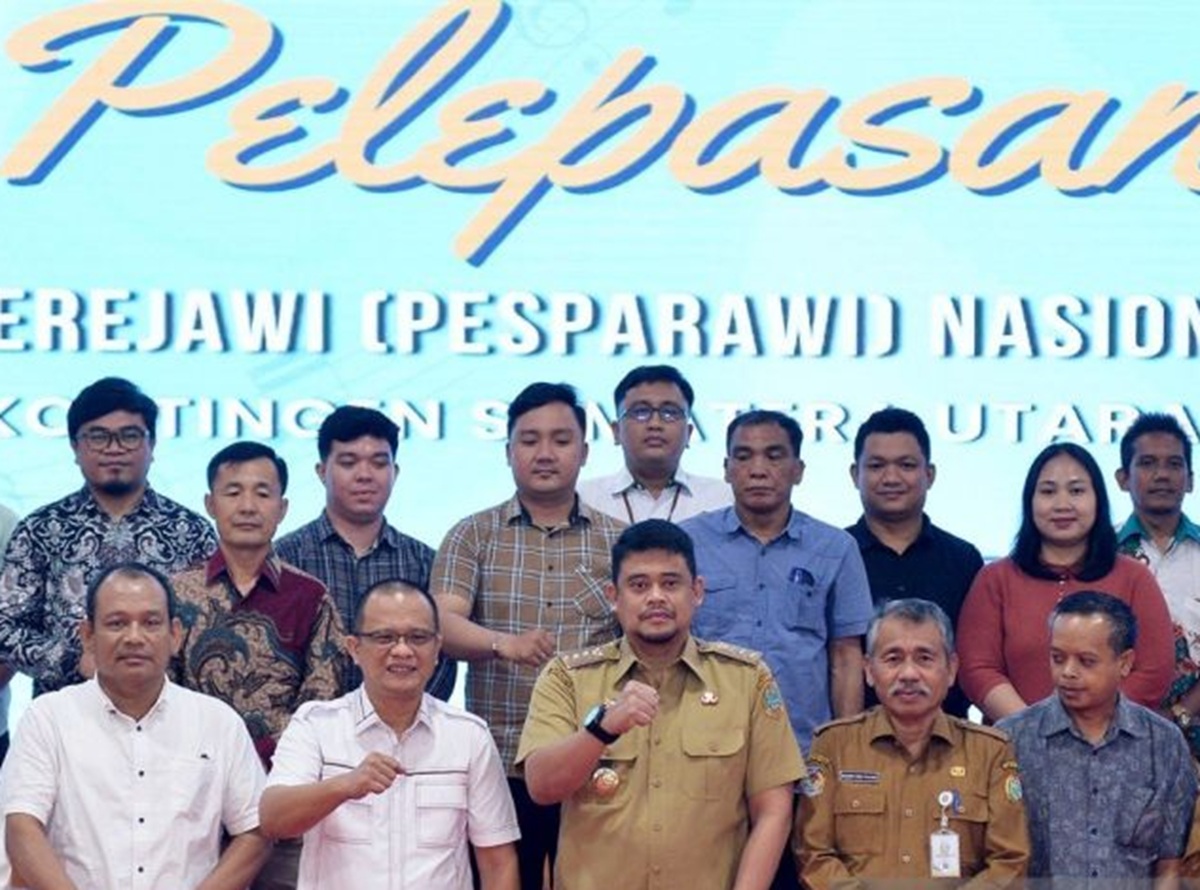 Bawa Misi Juara Umum, Bobby Nasution Lepas Kontingen Pesparawi Sumut ke Papua Barat