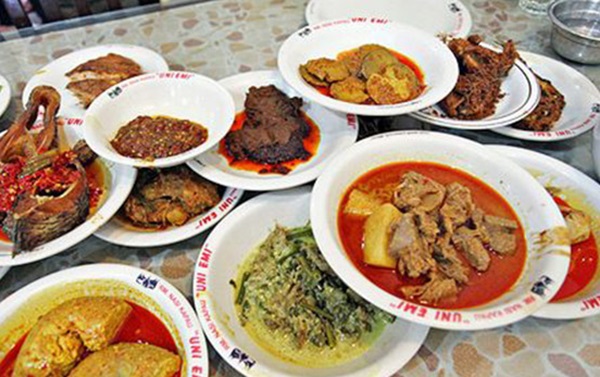 Makan Lezat Tak Bikin Kantong Bolong, Ini 10 Warung Makan Murah Meriah di Medan Patut Dicoba