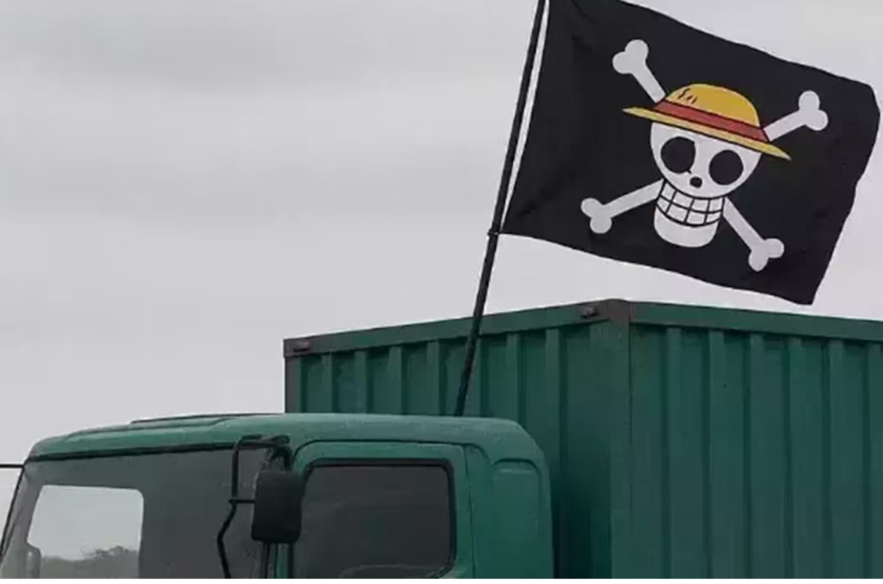 Viral Bendera One Piece Dikibarkan Jelang 17 Agustus: Ekspresi Kreatif atau Kritik Sosial?