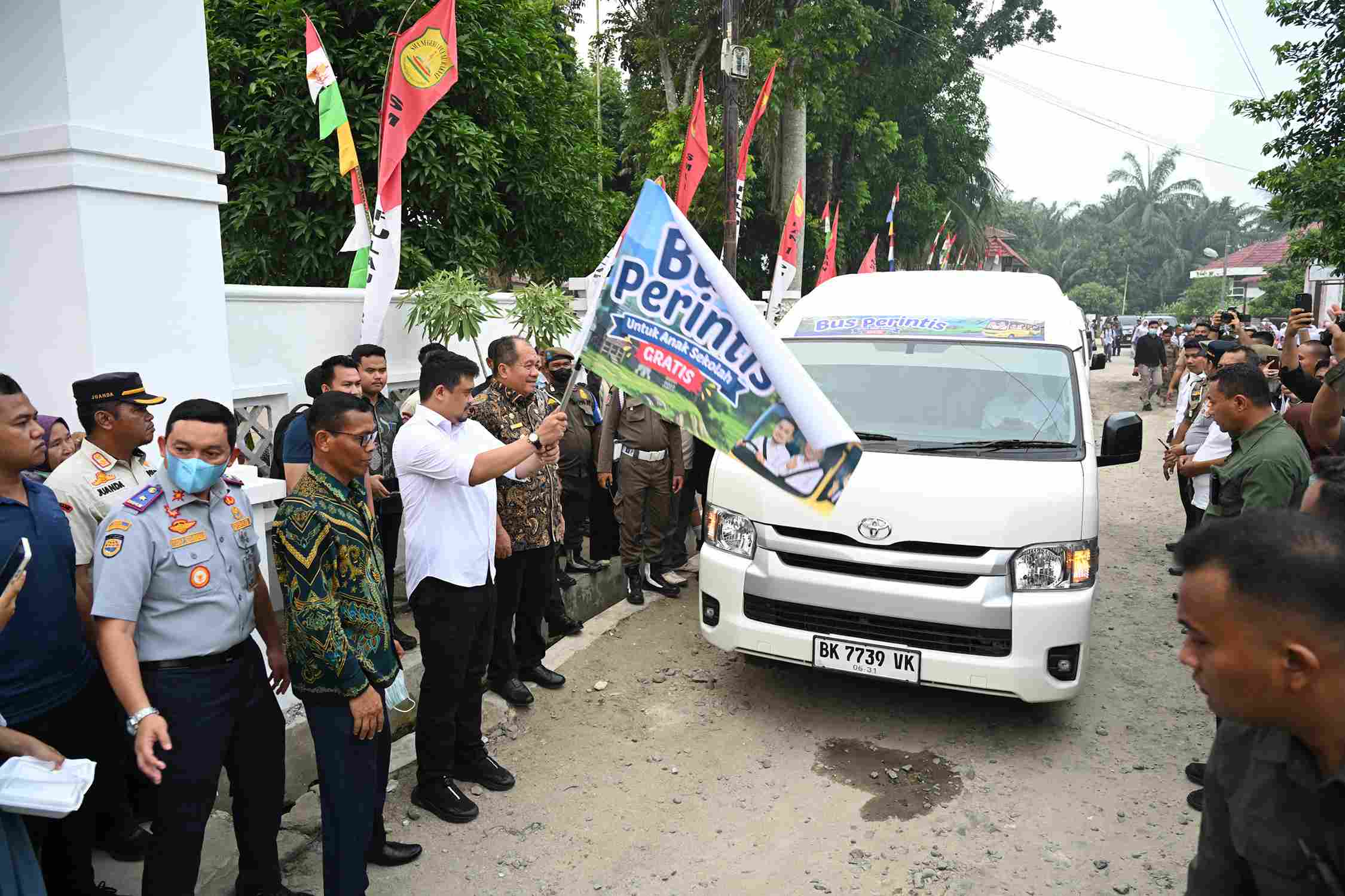 Bobby Nasution Luncurkan 33 Bus Gratis untuk 1.008 Pelajar di Lima Kabupaten Sumut
