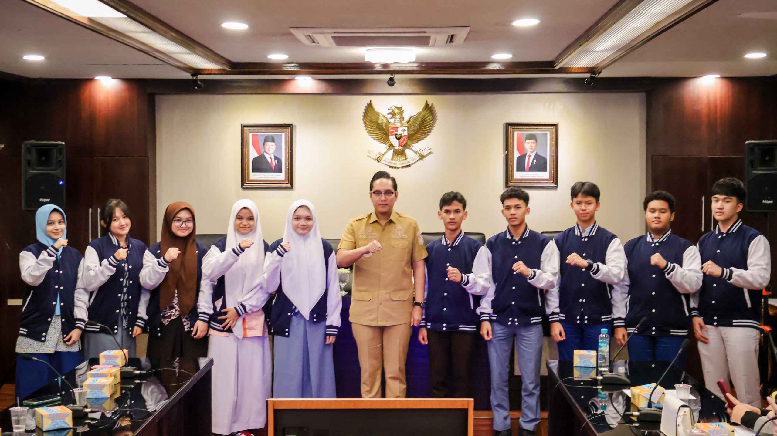 Dilepas Wali Kota Medan, 10 Pelajar Siap Ikuti Pertukaran Pelajar ke Malaysia