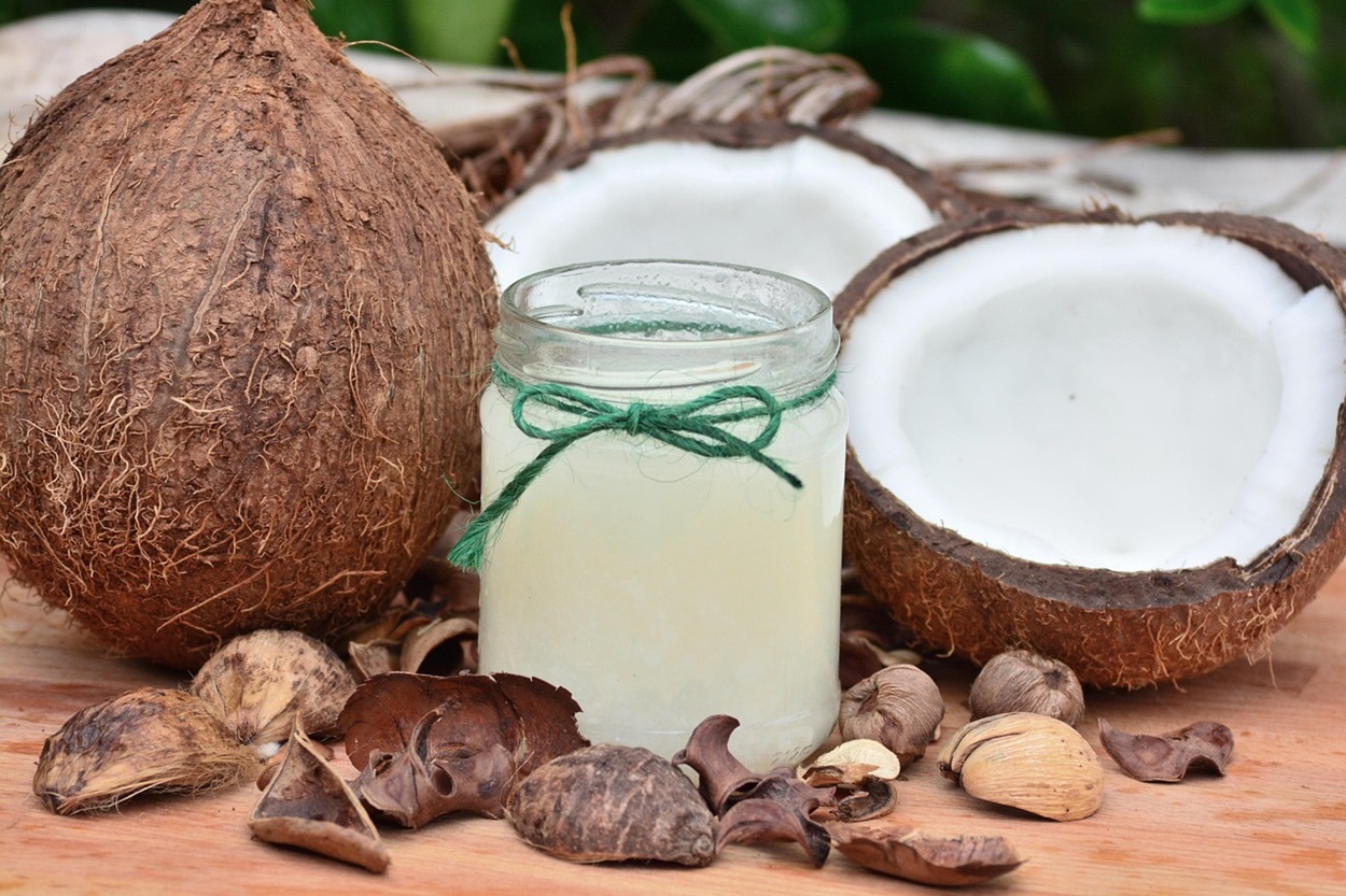 Manfaat Minum Air Kelapa untuk Kesehatan Tubuh