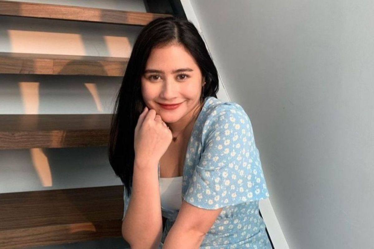 Omara Bikin Suasana Dapur Berbeda saat Prilly Latuconsina Masak Rendang Lebaran