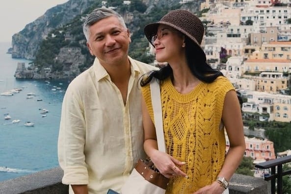 Auto Bikin Baper !! Gading Marten dan Medina Dina Pamer Momen Romantis di Italia