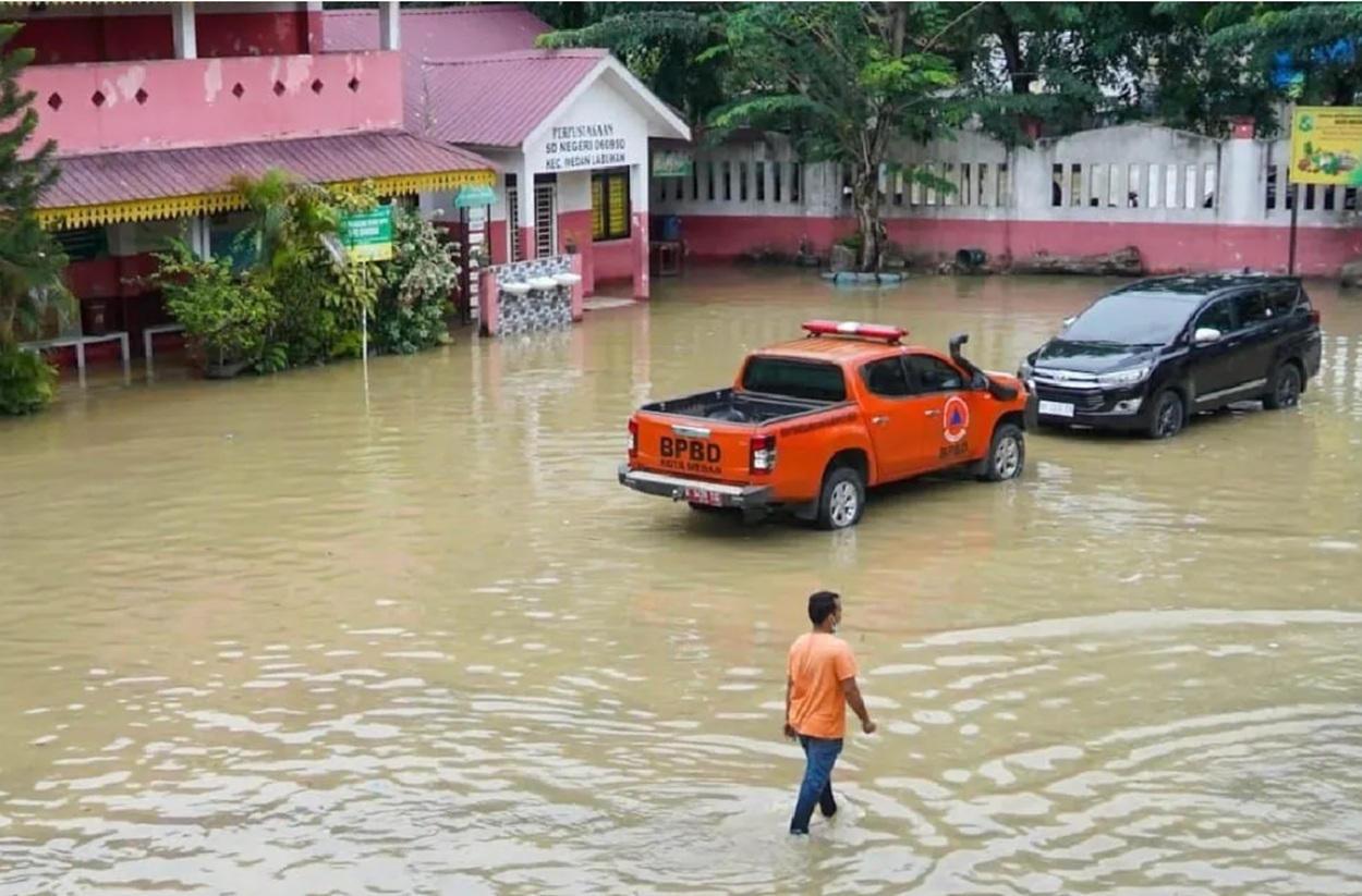 Banjir Dahsyat Rendam 3.181 Rumah di Medan, Ribuan Warga Terdampak!