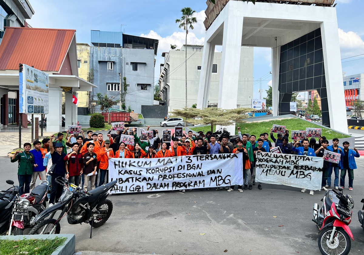 Geruduk Kantor KPPG, Mahasiswa dan Pemuda Sumut Minta Koruptor BGN Dihukum Mati