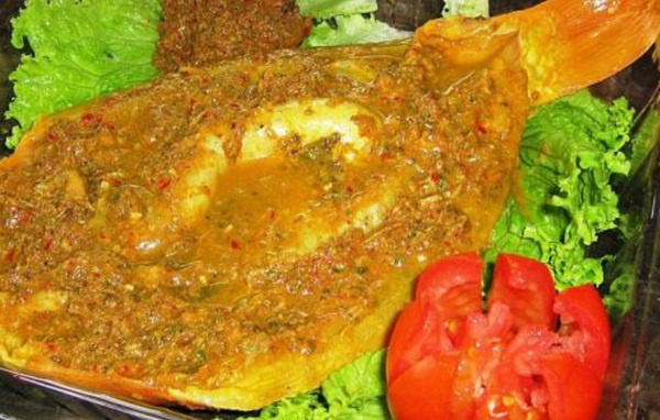 Dengke Na Ni Ura, Ikan Mentah Pedas Makanan Ekstrem Khas Batak
