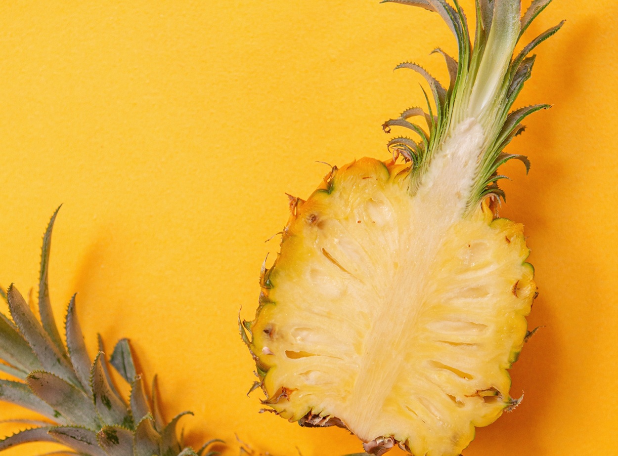 Keajaiban Nanas: Buah Tropis dengan Kekuatan Enzim dan Antioksidan