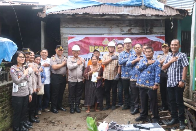 HUT Bhayangkara ke-80, Polres Simalungun Bedah Rumah Lansia hingga Kerja Bakti