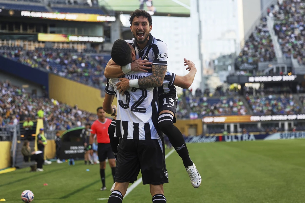 Botafogo Tundukkan Seattle Sounders 2-1 di Piala Dunia Antarklub: Gol Sundulan Jadi Pembeda!