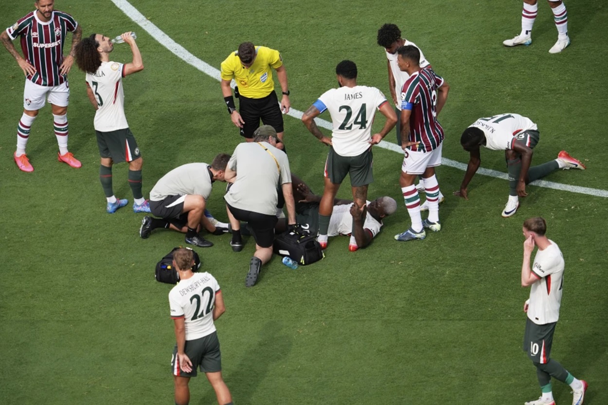 Cedera Menjelang Final! Moisés Caicedo Terkilir Saat Chelsea Taklukkan Fluminense 2-0 di Semifinal