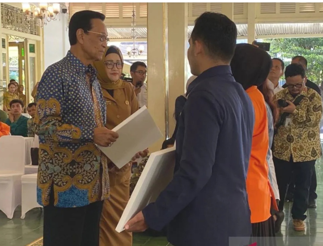 DIY Salurkan Bantuan Biaya Hidup untuk 1.296 Mahasiswa Terdampak Bencana, Sultan: Pendidikan Jangan Terhenti