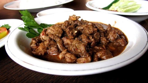 Saksang, Masakan Khas Batak Paling Ekstrem tapi Melegenda!