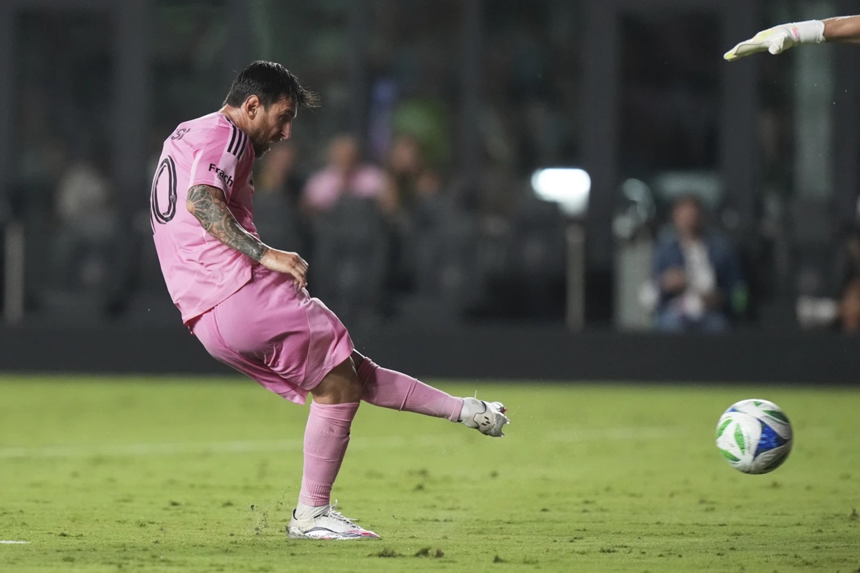 Messi Cetak Rekor Gila Lagi! 5 Laga Beruntun Cetak Dua Gol, Inter Miami Bungkam Nashville 2-1
