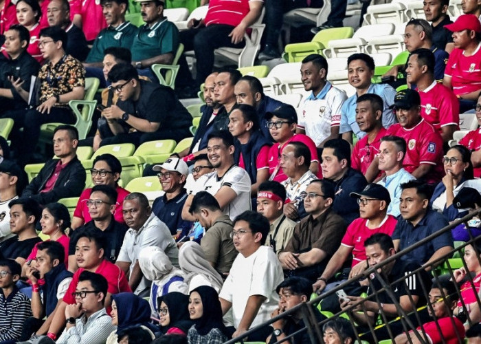 Momen Jokowi dan Bobby Nasution Rayakan Kemenangan Timnas Indonesia di Medan