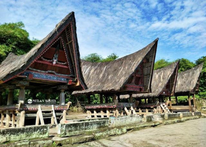 Mengenal Rumah Bolon, Rumah Adat Sumatera Utara yang Sarat Makna