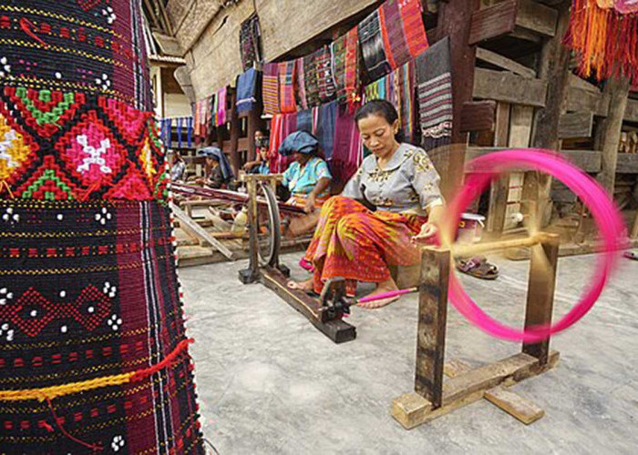  Temui Gibran di Istana, PB IMSU Perjuangkan Ulos Jadi Warisan UNESCO dan Hari Nasional