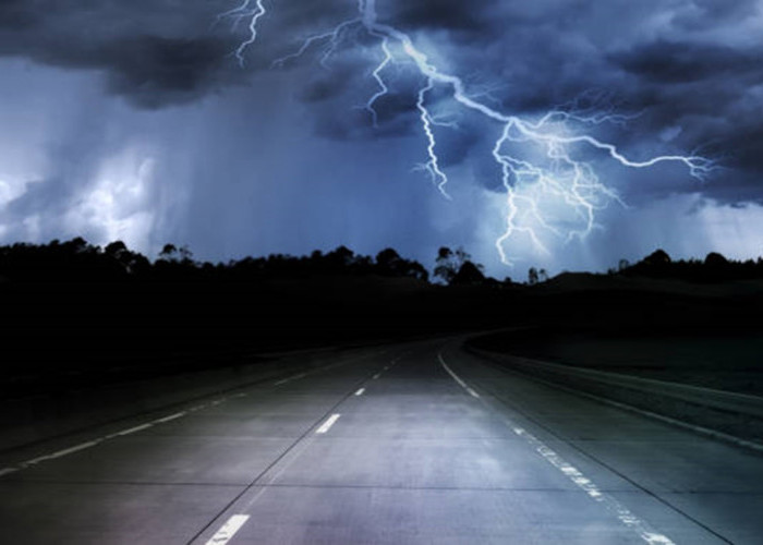 Waspada Hingga 27 November! BMKG Rilis Peringatan Dini Bencana Hidrometeorologi Sumbar Akibat Penguatan Monsun