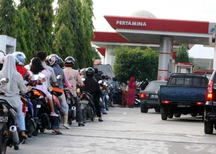 Jangan Ikut Antre Dulu! Terungkap Alasan Mengejutkan di Balik Fenomena 'Panic Buying' BBM di Aceh