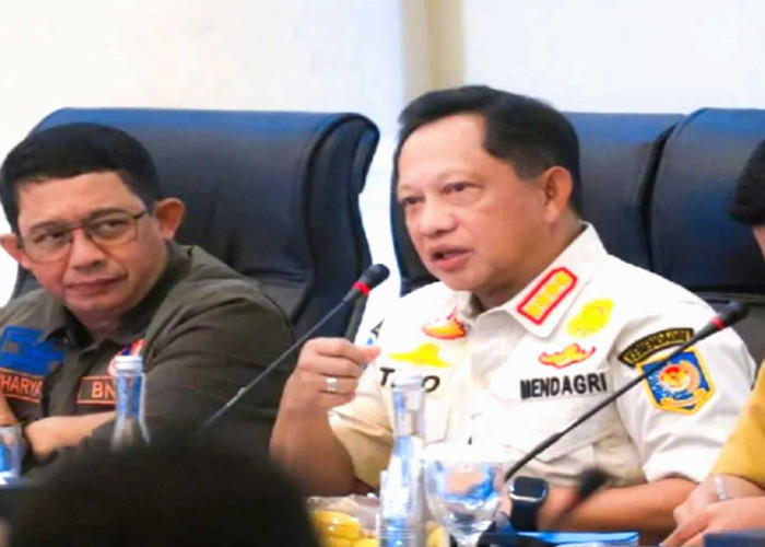 Pimpin Satgas Pemulihan Sumatera, Mendagri Percepat Rehabilitasi Pasca-Bencana dan Normalisasi Sungai