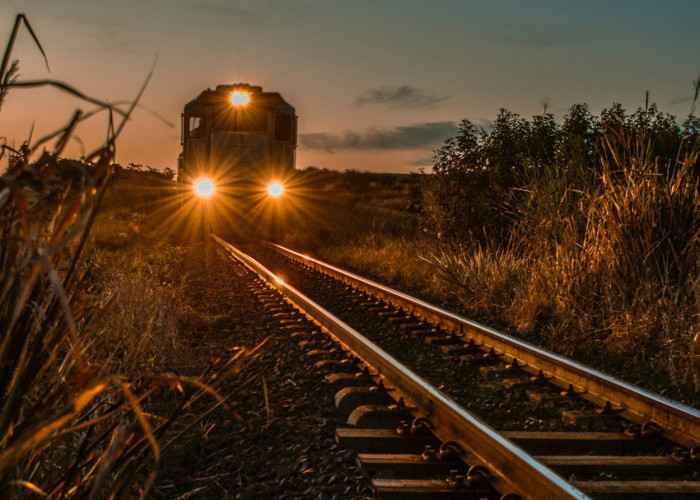 Tiket Kereta Api Natal & Tahun Baru 2025/2026 Mulai Dibuka, Cek Tips Pesan Agar Perjalanan Aman