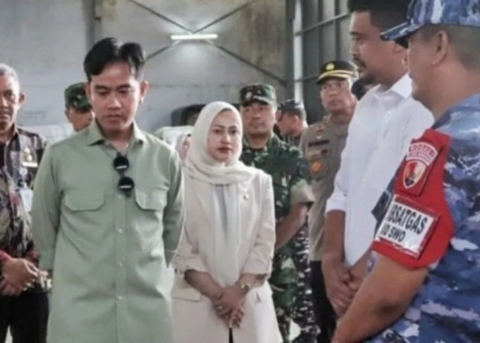  Gibran Tinjau Gudang Logistik di Lanud Soewondo: Pastikan Bantuan Bencana Sumatera Tersalurkan Cepat