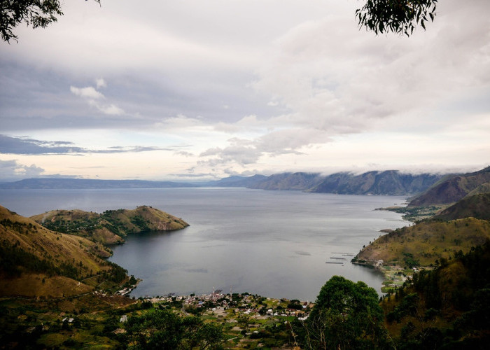 Info Cuaca Wisata Sumut 21 Agustus 2026: Danau Toba Berawan, Bukit Lawang Disiram Hujan