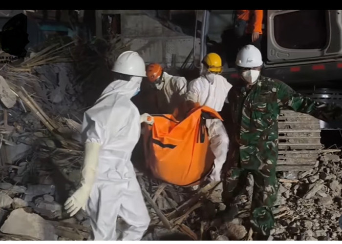 Tragedi Ponpes Al-Khoziny: 26 Santri Tewas, Basarnas Evakuasi Korban dari Reruntuhan