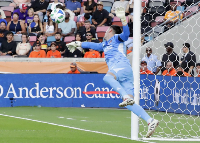 Whitecaps Bungkam Dynamo 3-0: Sabbi Cetak Gol Cepat, White Bawa Pulang Gol & Assist
