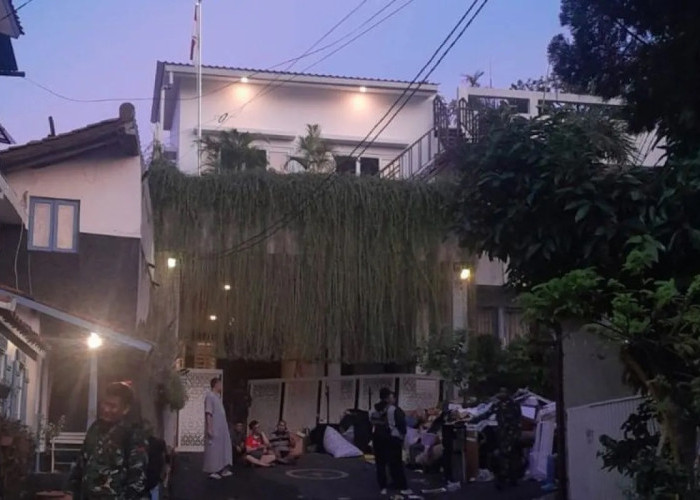 Rumah Menkeu Sri Mulyani Dijarah Massa di Bintaro: Ratusan Orang Terlibat, TNI Perketat Pengamanan